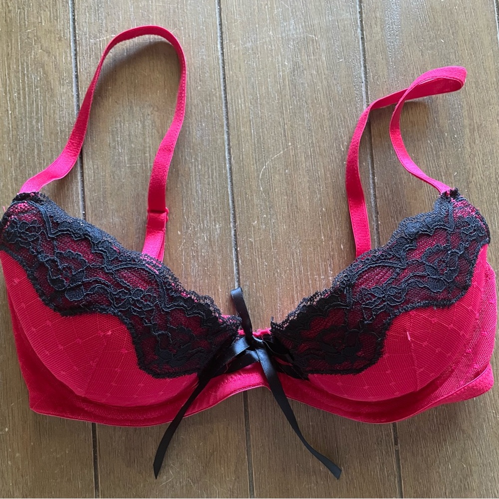 H&M red/black push-up bra, size 32C